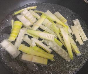 一个人能吃两盘的油焖笋