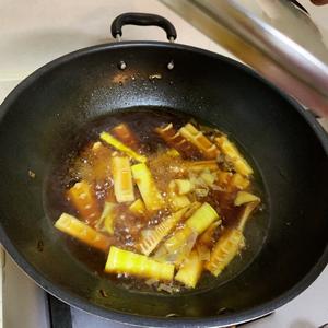 一个人能吃两盘的油焖笋