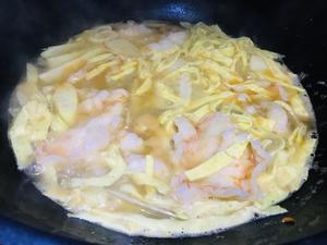 春笋鲜虾片煲汤