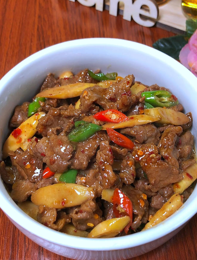 下饭神器又来了，试试这道春笋炒牛肉！！