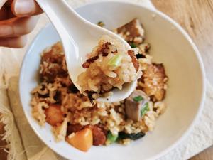 『喷喷香』芋头焖饭