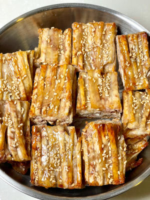 巨巨巨…巨好吃…求你们去做芋头饼！