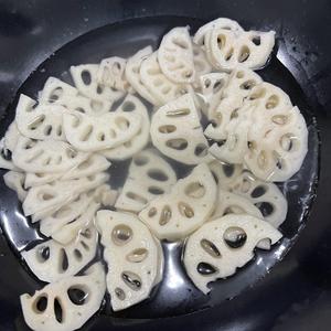 怎么炒，炒出来不发黑的香脆炒藕片