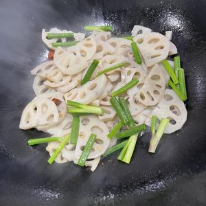 怎么炒，炒出来不发黑的香脆炒藕片