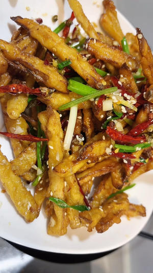 没有一节藕能活着走出湖北——湖北名菜麻辣鲜香的【干煸藕丝】【家常菜系列10】