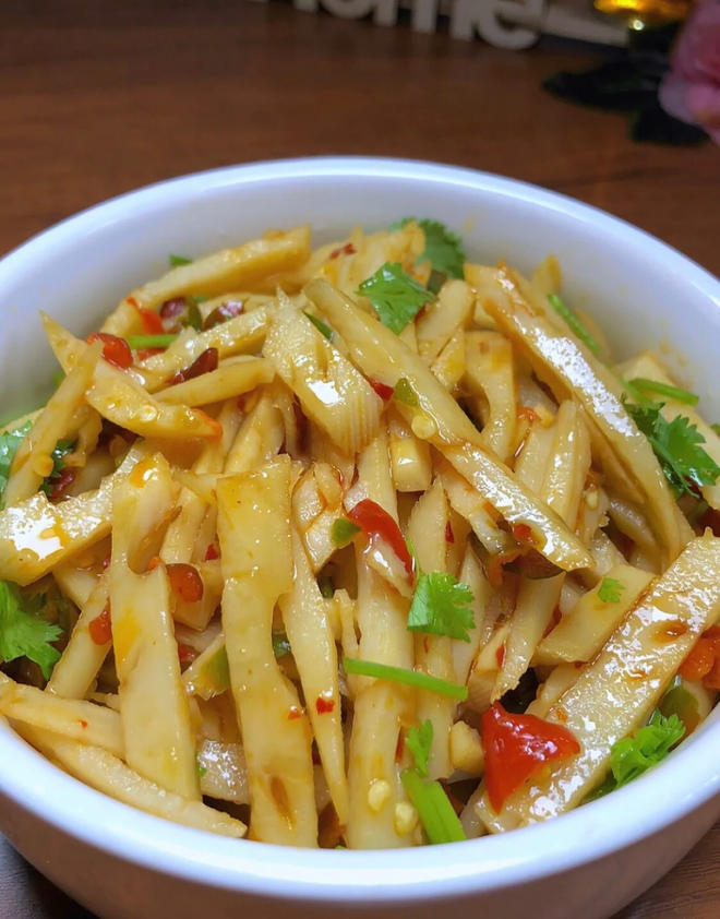 我妈的拿手菜！！炝拌藕丝！酸辣脆爽！