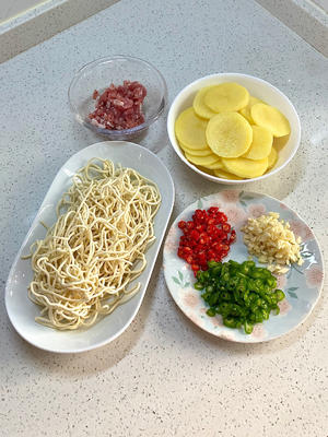 大人小孩爱吃的土豆泥拌面