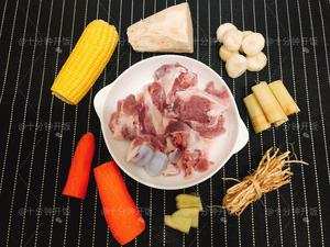 这份广东靓汤帮你清热解毒，消食除胀———甘蔗马蹄茅根骨头汤