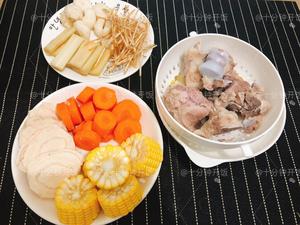 这份广东靓汤帮你清热解毒，消食除胀———甘蔗马蹄茅根骨头汤