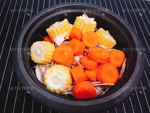 这份广东靓汤帮你清热解毒，消食除胀———甘蔗马蹄茅根骨头汤