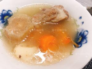 这份广东靓汤帮你清热解毒，消食除胀———甘蔗马蹄茅根骨头汤