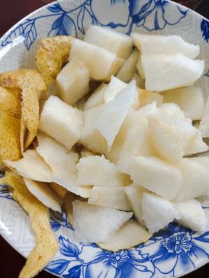 止咳良方枇杷银耳雪梨羹