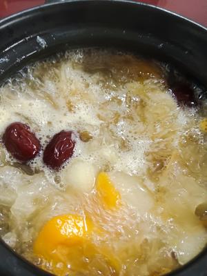 止咳良方枇杷银耳雪梨羹