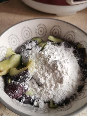红烧茄子（佐西红柿尖椒）