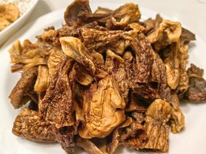 广式煲汤-五指毛桃猪骨荔枝菇汤