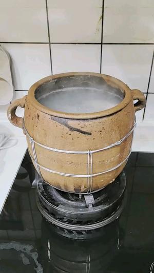 广式煲汤-五指毛桃猪骨荔枝菇汤