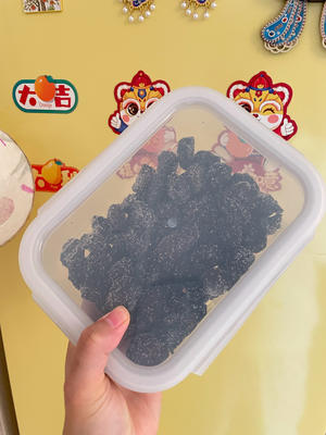 冰冻杨梅做成杨梅干
