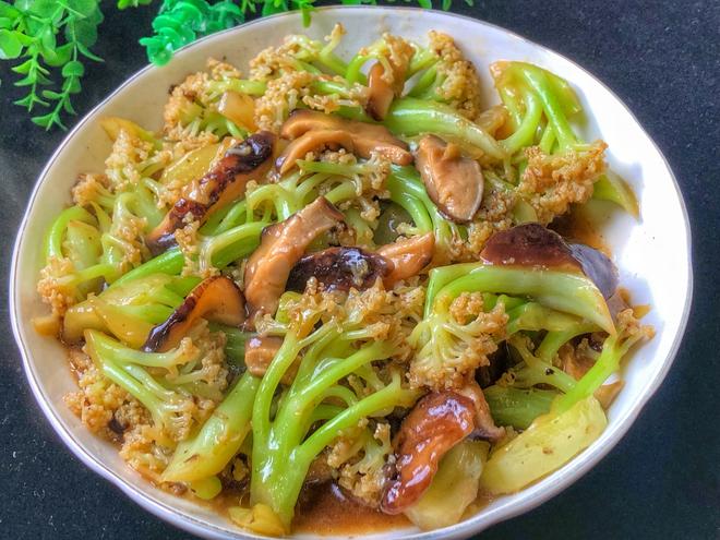 花椰菜炒鲜香菇