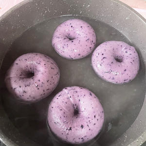 春日蓝莓贝果