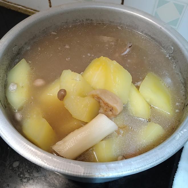 章魚煲豬骨木瓜山藥湯