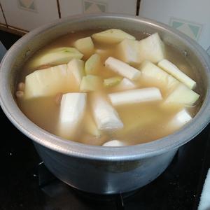 章魚煲豬骨木瓜山藥湯