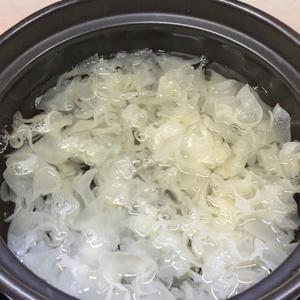 木瓜牛奶银耳羹