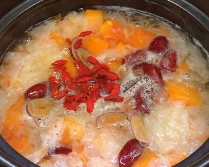木瓜牛奶银耳羹