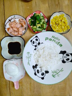 三文鱼牛油果波奇饭