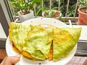 三文鱼牛油果鸡蛋饼