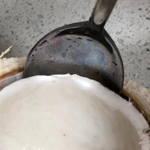 简单美味的自制椰奶，椰青喝完再利用(附取椰肉技巧)