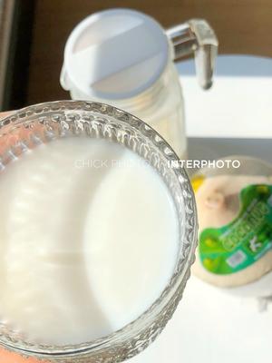 简单美味的自制椰奶，椰青喝完再利用(附取椰肉技巧)