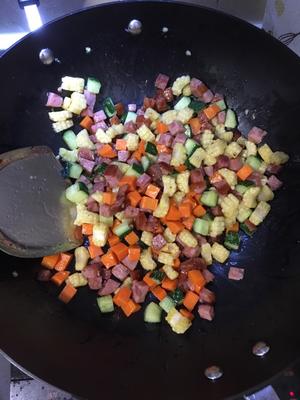 胡萝卜黄瓜玉米笋炒火腿