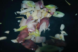 夜开花（瓠瓜）腊肠咸肉炒木耳