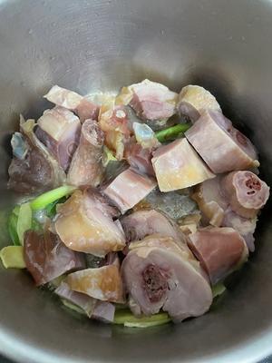 咸鸡腿炖瓠瓜