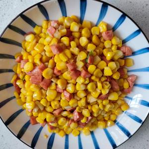 下饭菜！好吃香甜的清炒玉米粒火腿肠
