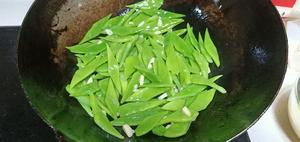 简单清爽快手菜【蒜香刀豆】