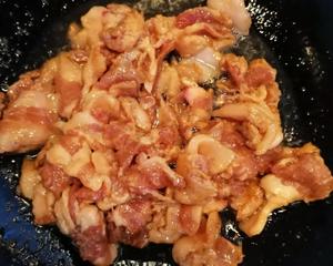 蒜苗五花肉炒蚕豆