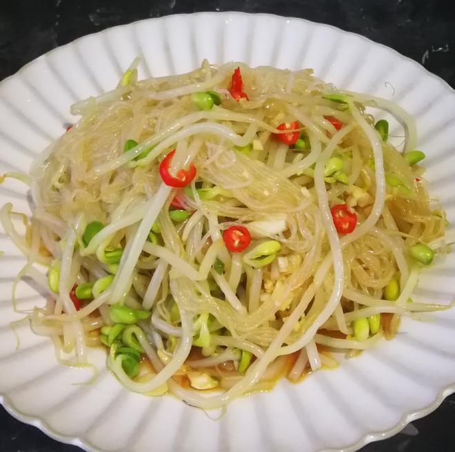 一上桌就会被哄抢光的，爽口凉拌菜豆芽粉丝