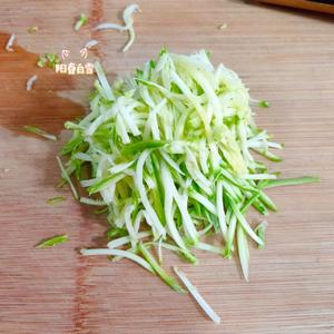让宝宝爱上吃菜 摊西葫芦软饼（一岁以上婴幼儿辅食）西葫芦黑芝麻鸡蛋饼 煎鸡蛋面糊饼子