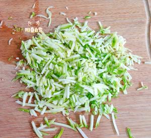 让宝宝爱上吃菜 摊西葫芦软饼（一岁以上婴幼儿辅食）西葫芦黑芝麻鸡蛋饼 煎鸡蛋面糊饼子