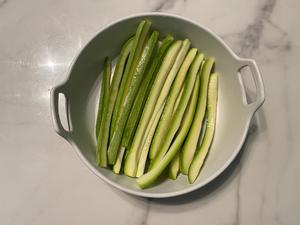 西葫芦炒肉(干锅西葫芦)