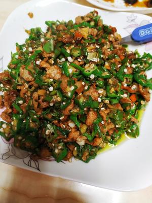 秋葵炒肉(超下饭！)