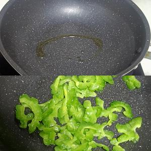 减脂菜-苦瓜炒鸡蛋（不怎么苦哦）