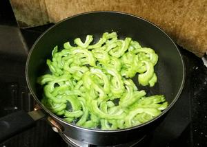 苦瓜炒腊肠