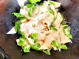 青椒干豆腐（餐馆版）