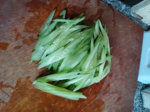 黄瓜丝蟹柳糊塌子