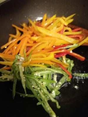 彩椒肉丝