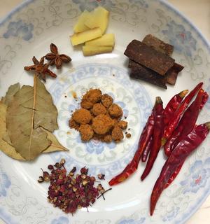 辣味卤鸭掌