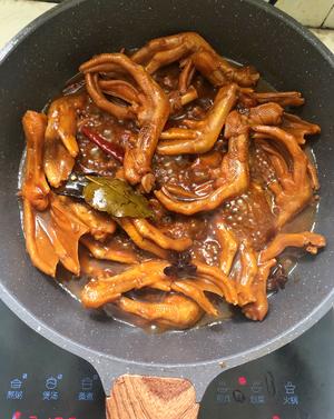 辣味卤鸭掌