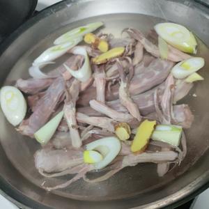 家庭自制卤鸭货（鸭脖和鸭舌头）